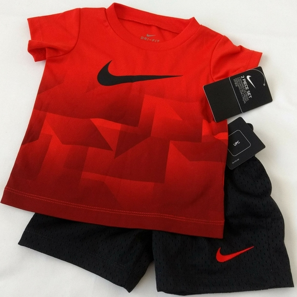 NWT NIKE Dri-Fit toddler 12M Outfit, 2 Piece T-shirt & Shorts Set Habanero Red - Picture 5 of 5